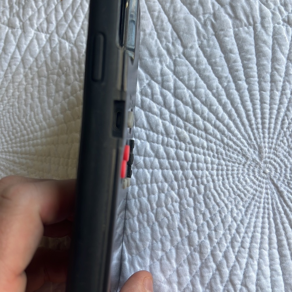 iPhone 11 case - Picture 3 of 5